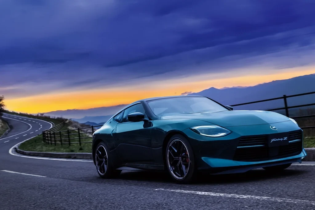 Nissan представив оновлену Fairlady Z та трекову версію Nismo