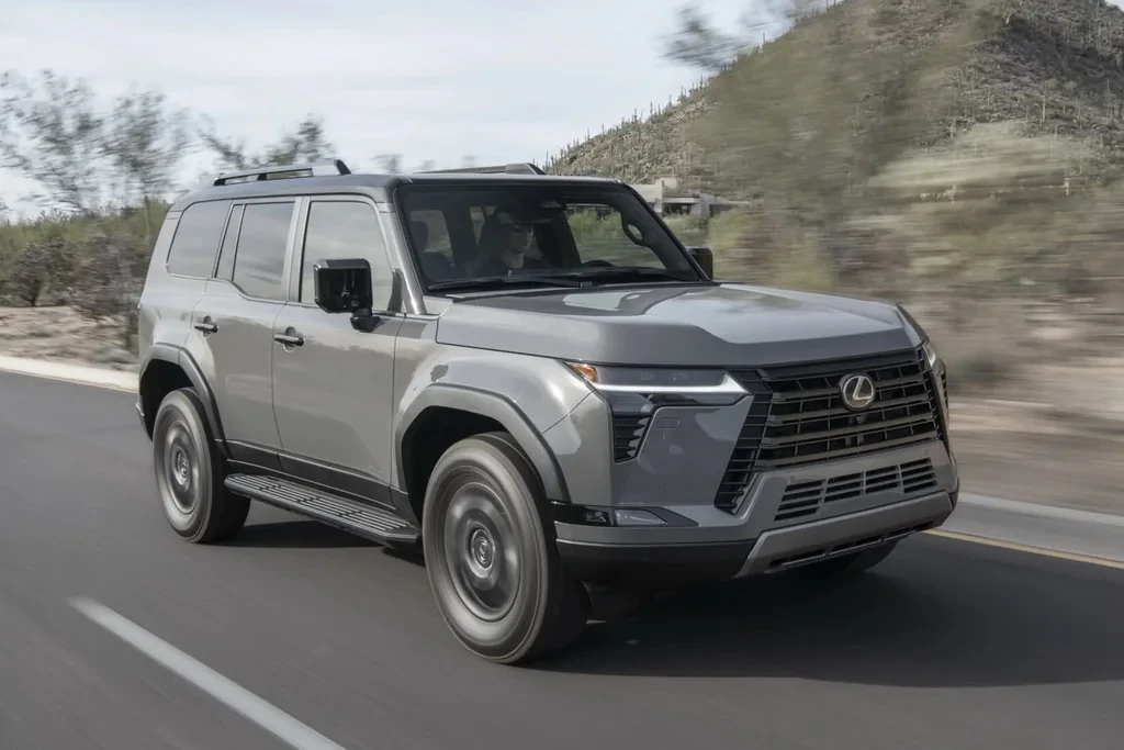 Lexus обновил внедорожник GX