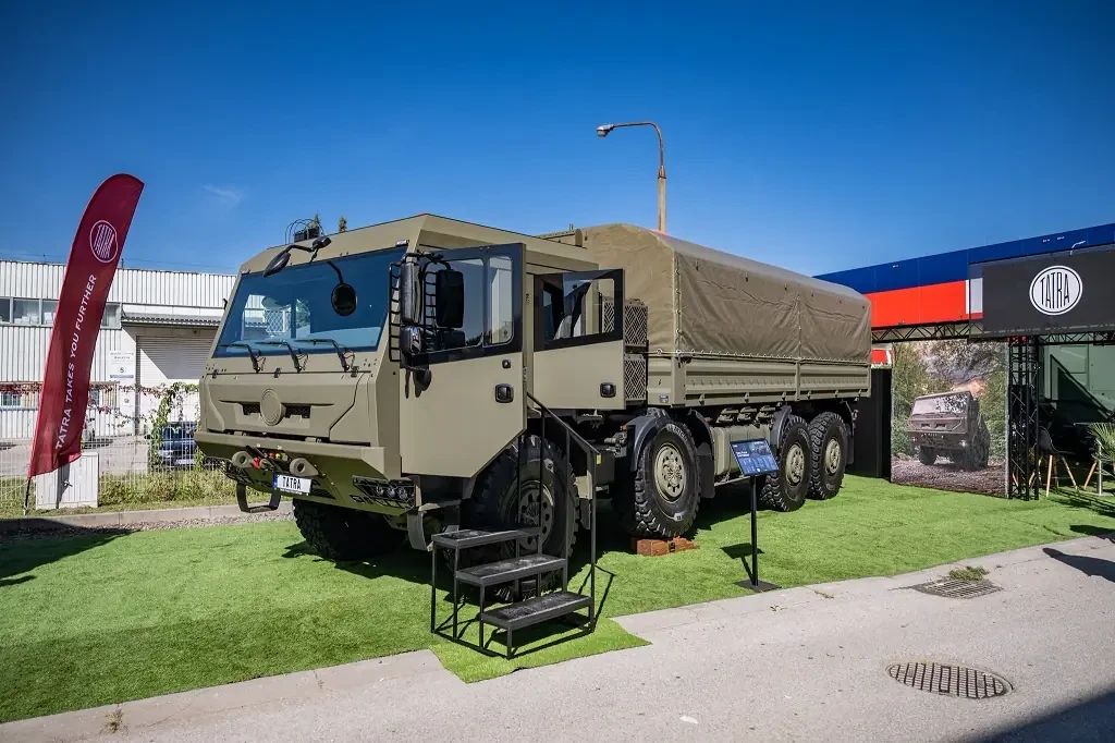 Tatra показала армійську вантажівку з абсолютно новою кабіною